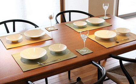 No.238-01 PVCレザーランチョンマット「LEKKU type-J」2枚セット(黒)