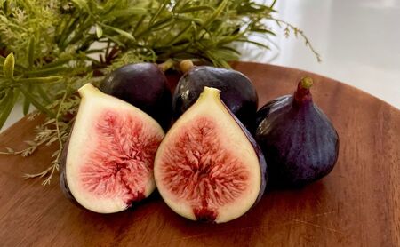 【先行予約】黒いちじく詰め合わせ 9個入り 果物 フルーツ 国産 希少品種 幻の黒いちじく ジューシー 濃厚 上品な甘さ