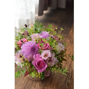 【毎月定期便】季節のフラワーアレンジメント～フレンチスタイル～全12回【配送不可地域：離島・北海道・沖縄県・九州】【4051545】