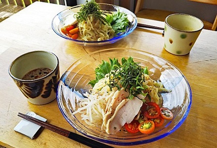 【自家製ラー油と胡麻ダレ】のどごしつるり具琥のざるつけ担々麺８食分 [0014-0026]