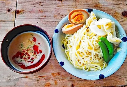 【自家製ラー油と胡麻ダレ】のどごしつるり具琥のざるつけ担々麺８食分 [0014-0026]