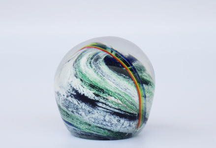 【SUKI GLASS STUDIO】 ガラス工芸品『Earth文鎮』 １個　[0013-0011]