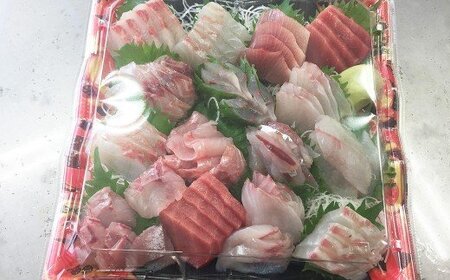 [日時指定必須][配送不可期間あり]すぐ食べられる！地魚刺身盛り合わせ４～５人前 [0022-0005]