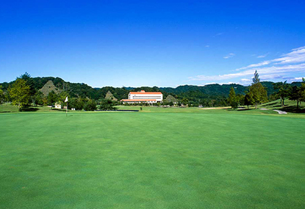 【鴨川カントリークラブ】ゴルフプレー券 ２名様《土日祝限定》 ＆ 市内共通宿泊券 ３万５千円　[0200-0012]