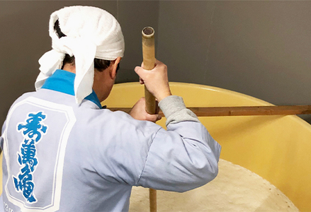 【寿萬亀-亀田酒造-】大吟醸 寿萬亀『寿-ことぶき』1800ml　[0046-0001]