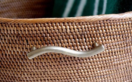 BAI-256SIN アタ 真鍮ウエーブ取っ手深型バスケット（無地・φ37×H25）