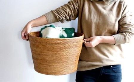 BAI-256SIN アタ 真鍮ウエーブ取っ手深型バスケット（無地・φ37×H25）