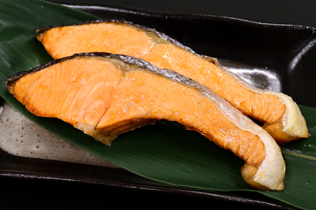 銀鮭甘塩切り身 20切（約1.7～1.8kg）