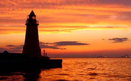 【期間限定！寄附額改定↓！】世界三大夕日へLET'S GO！釧路発見！サンセットクルーズ乗船券(ペアチケット) 飲み放題付き 釧路観光クルーズ船 シークレイン クルーズ 体験 チケット 観光 乗船券 旅行 観光船 F4F-4329