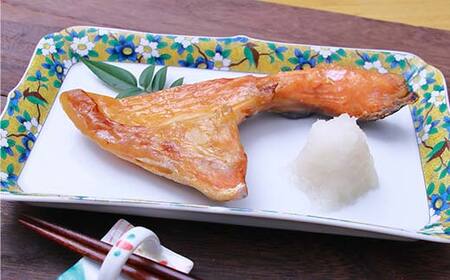 【期間限定！寄附額改定↓！】釧路市のうまいもん詰め合わせセット 紅鮭カマ 糠さんま たらこ切子 ほっけ ラムジンギスカン しゅうまい ショッパーズ菱光 菱光 F4F-8268