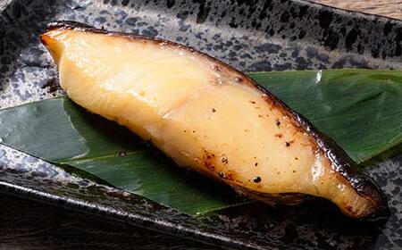 ★3ヶ月定期便 銀だら西京漬け★ 真空パック 小分け 2切れ×4袋 西京漬け おかず 銀ダラ 海鮮 銀だら 銀鱈 ギンダラ ぎんだら 魚貝類 漬魚 西京焼き 定期便 3回 便利 時短 タイパ 北海道 釧路市 F5F-0231