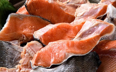 【一汐】紅鮭カマ 2kg (500g×4袋)  鮭 鮭カマ 紅鮭 海産物 しゃけ シャケ カマ 真空 ふるさと納税 F4F-1610