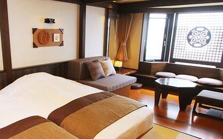 【期間限定！寄附額改定↓！】あかん遊久の里鶴雅 レラの館 2名様1室ご利用 1泊2食付き 鶴雅 宿泊券 旅行 北海道 温泉 観光 阿寒 釧路市 旅行 ホテル 旅館 クーポン チケット 予約 父の日 母の日 F4F-2099