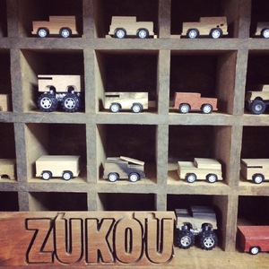 木製 モンスターミニカー後ろに引くとビュンと走る(2台セット在庫から選択) mi0037-0008