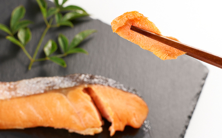 【レンジで簡単調理】焼き塩鮭10切【配送不可地域：離島】【1612572】