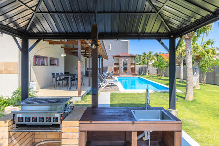 オーシャンリゾートmoe-luana　１日１組１棟貸し切り　６名様　宿泊券