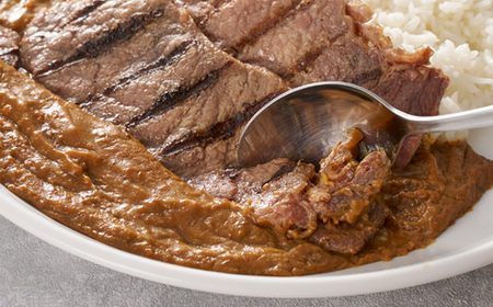 「ドーンと丸ごとステーキカレー」と「ドドーンとダブルのステーキカレー」のセット【1621322】