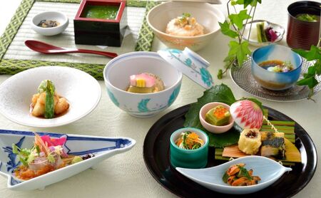 食事券 ホテル 椿山荘 東京 ランチ 3名様分 お食事券 レストラン チケット ギフト 券 家族 イタリアン 和食