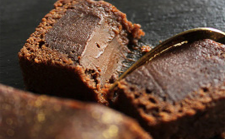 お菓子 ガトーショコラ（ブランデー） スイーツ 焼き菓子 洋菓子 ふんわり 濃厚 チョコ 最高級XOコニャック 芳醇 上品 口どけ 風味 ブランデー お酒 DRYADES 唯一無二 文京区 東京都