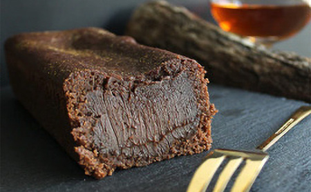 お菓子 ガトーショコラ（ブランデー） スイーツ 焼き菓子 洋菓子 ふんわり 濃厚 チョコ 最高級XOコニャック 芳醇 上品 口どけ 風味 ブランデー お酒 DRYADES 唯一無二 文京区 東京都