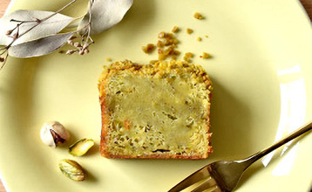 お菓子 ガトーショコラ（ピスタチオ） スイーツ 焼き菓子 洋菓子 濃厚ピスタチオテリーヌ ピスタチオ しっとり 2層仕立て ローストピスタチオ 至福の逸品 DRYADES 唯一無二 文京区 東京都