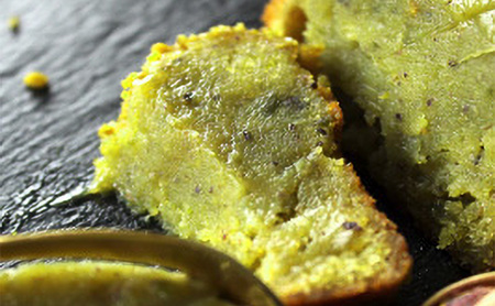 お菓子 ガトーショコラ（ピスタチオ） スイーツ 焼き菓子 洋菓子 濃厚ピスタチオテリーヌ ピスタチオ しっとり 2層仕立て ローストピスタチオ 至福の逸品 DRYADES 唯一無二 文京区 東京都