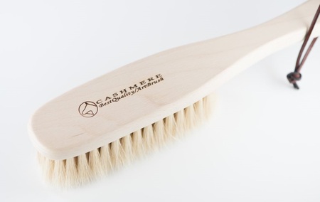 【浅草アートブラシ】最高級カシミヤ用洋服ブラシ「至高」(桐箱入り)