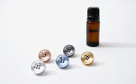 ～香りを纏う～  ALMA Aroma Pins 雑貨 ファッション アクセサリー ピンバッチ アロマオイル 持ち運び おしゃれ ジャケット お守り ボタン  gray