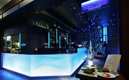 【TENKU-ANNIVERSARY DINNER】「記念日におすすめ 国産牛ステーキとデザートの盛り合わせのコース」ペア ディナー 食事券