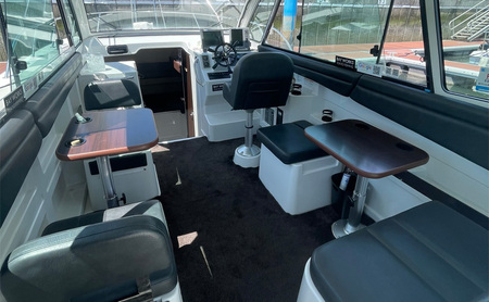 ツアー チケット 都心のど真ん中から出船 浅草 吾妻橋発・貸切釣り船ツアー(1~3名様乗船可能) 乗船券 船 船釣り 完全貸切 初心者 レジャー 体験 手ぶら サポート付き フルレクチャー 道具レンタル 解放感 冷暖房完備