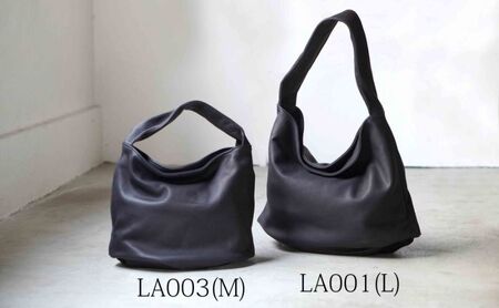 シルキータッチしっとりレザー 軽く柔らかい袋ハンドバッグ・LUA(LA003)#墨黒 バッグ 牛革 レザー 革製品 天然素材 軽量 日本製 ブラック カジュアル 墨田区 東京