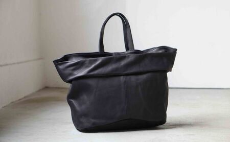 シルキータッチしっとりレザー軽く柔らかい袋2WAYトートバッグ・ＬＵＡ(ＬＡ004)＃墨黒 PC収納可 バッグ 牛革 レザー 革製品 天然素材 軽量 日本製 ブラック カジュアル 墨田区 東京