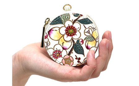 【文庫屋大関】マカロンポーチ 梅花（メイホア）【皮革工芸品】 ポーチ ミニポーチ 小物入れ アクセサリー入れ イヤホン入れ 収納 保管ケース 手のひらサイズ  本革 革 皮革 工芸品 工芸 雑貨 ギフト プレゼント 日本製 東京