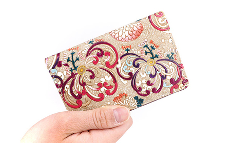 パスケース 名刺入れとしても パスカードホルダー 乱菊〈赤紫〉 文庫屋大関 名刺入れ 名刺ケース レディース 定期券入れ 定期入れ 名刺 カードケース 二つ折り 薄型 レザー 本革 革 文庫革 日本製 東京 墨田区