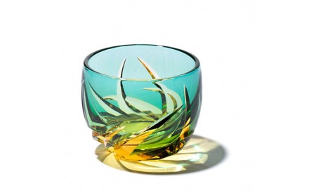 超美品 切子ガラス 切子ガラス工芸品 江戸切子 ぐいのみ 「焔」 琥珀纏/グリーン 【玻璃匠山田硝子】切子