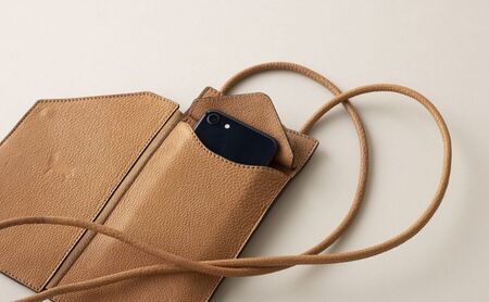 ENVELOPE（野生鹿革のスマートフォン　ミニショルダーバッグ） ファッション かばん トートバッグ 手提げ 着物 帯  BK（ブラック）