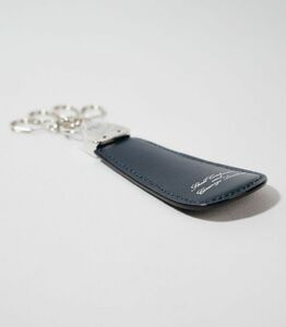 キプリス本革製コードバンｘシラサギレザーシューホーンキーホルダー　カラー：ブラックｘネイビー　