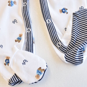 おむつケーキ　デザイン：ペアロゴ（6M）【kt045-002】 出産祝い ﾗﾙﾌﾛｰﾚﾝ 靴下 ﾊﾟﾝﾊﾟｰｽ 個包装 ﾌﾞﾗﾝﾄﾞ 男の子 おしゃれ お祝い