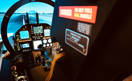 戦闘機のシミュレーター体験 45分プラン1名様 羽田イノベーションシティLUXURY FLIGHT