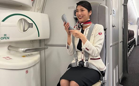 飛行機 【2月21日(土)開催】JAL 客室乗務員 体験プログラム 1名様 体験チケット 食事