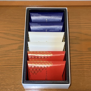 チョコレート専門店「MAGIE DU CHOCOLAT」カカオ甘納豆6個入り【スイーツ チョコレート菓子 チョコレート カカオ豆 カカオ ギフト プレゼント 贈り物 ご褒美 贅沢】_0010-004-se4