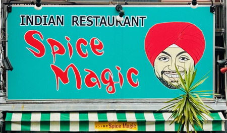 スパイスマジック カレーセット【世田谷みやげ】カレー ナン セット 自宅用 ポークカレー サグチキン タンドリーチキン ギフト プレゼント 贈り物 人気 _0045-001-se5