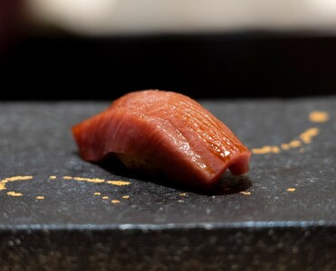 【三軒茶屋 鮨雅 MIYAVI】 本格江戸前鮨 お食事クーポン券 10,000円分（ふるさとチケット）三軒茶屋駅徒歩1分 食事券 利用券 チケット 寿司 スシ 日本料理 食事 ディナー ご褒美 プレゼント ギフト 贈り物 東京 世田谷_0095-001-se6