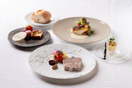 ツキシュールラメール ランチペア-お食事券 ［株式会社 エスワイリパブリック］【007017】