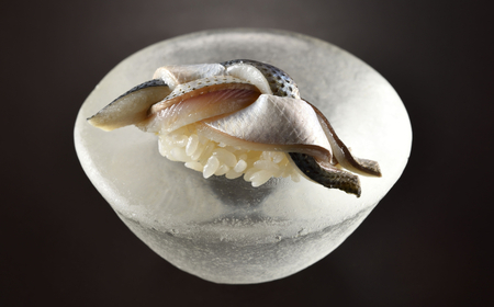 【鮨 日進月歩】《ランチ・ディナー共通》昼夜共通 にぎり堪能コース 1名様分(ぐるなびセレクション)【125130】