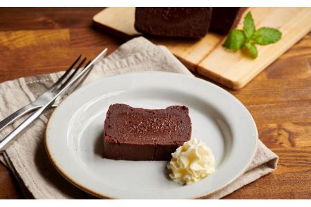 《グルテンフリー＆粗製糖使用》贅沢ガトーショコラ＆キャラメルりんごのバスクチーズケーキ【025-008】