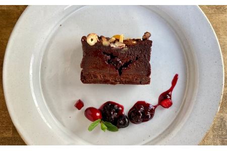 《グルテンフリー&粗製糖使用》ナッツとベリーのガトーショコラ&キャラメルりんごのバスクチーズケーキ【025-009】