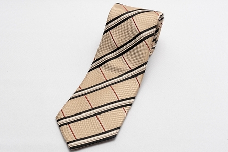 【受注生産】匠の技術で織り上げるシルク１００％のチェックネクタイ（シャンパンゴールド）