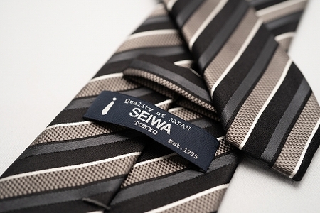 【受注生産】匠の技術で織り上げるシルク１００％のテクスチャーストライプネクタイ（モノトーン）