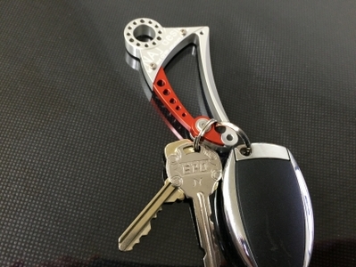 ワザ×大人の遊び心　「NA」design オリジナルキーホルダー